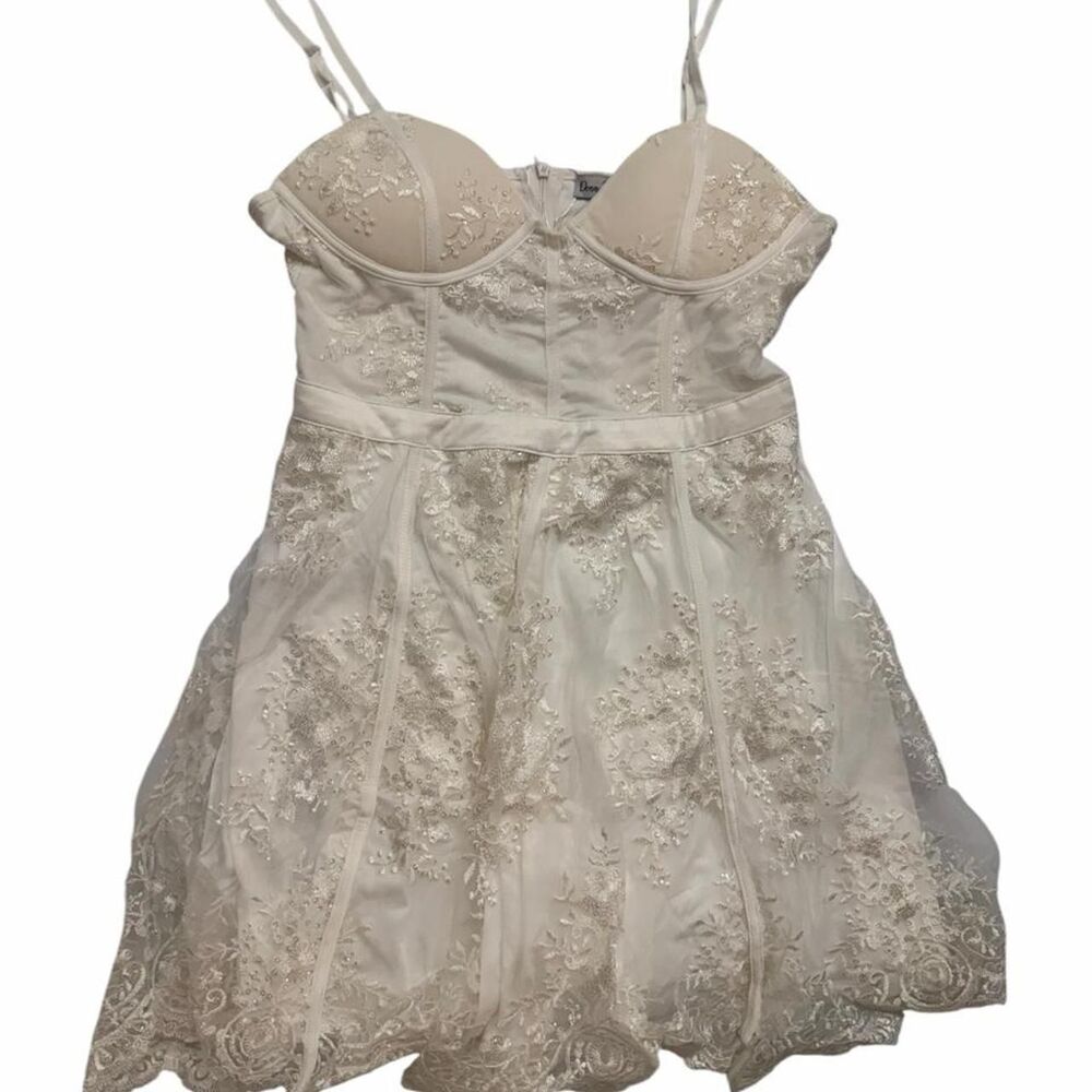 Donna Richardson white lace mini dress with floral embroidery